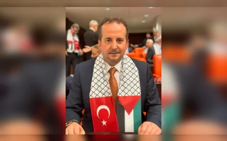 AK PARTİ’DEN SÖZLEŞMELİ ER AÇIKLAMASI: REFİK ÖZEN “2016’DAN BU YANA CİDDİ İYİLEŞTİRMELER YAPTIK, UZMAN ERBAŞLIĞA GEÇİŞTE TÜM BAŞARILI ADAYLAR ALINACAKTIR” DEDİ