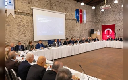 İzmir Büyükşehir Belediye Başkanı Cemil Tugay: “Kaynaklarımızı öncelikli olarak altyapı ve bertaraf tesislerine ayıracağız”