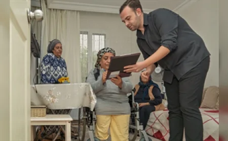 İzmir Büyükşehir Belediyesi’nin ücretsiz medikal destek hizmeti kent genelinde engelli yurttaşların yaşamını kolaylaştırıyor