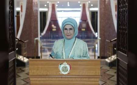 Emine Erdoğan: “Çocukların gülüşleri hiç eksilmesin, umutları hiçbir engelle gölgelenmesin”