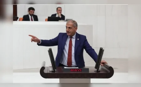 İYİ PARTİLİ HÜSMEN KIRKPINAR: “EĞİTİM BÜTÇESİ TÜKENMİŞ, ÇOCUK İŞÇİLİĞİ DERİNLEŞMİŞ, ATATÜRK’Ü TAKVİMLE SİLEMEZSİNİZ”