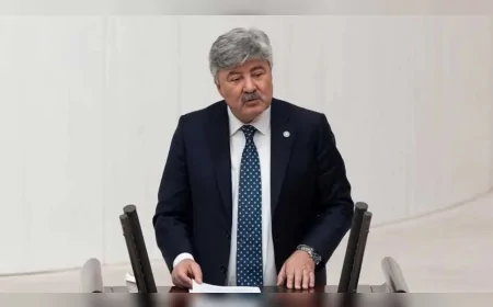 İYİ PARTİLİ METİN ERGUN: “EĞİTİM BÜTÇESİ TÜKENİŞ BÜTÇESİDİR; MUĞLA’DA TAŞIMALI EĞİTİM ÇÖKMÜŞ, ÖĞRETMEN GEÇİNEMİYOR, OKULLAR GÜÇLENDİRİLMİYOR”