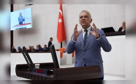 CHP BURSA MİLLETVEKİLİ PROF. DR. KAYIHAN PALA: “SAĞLIK BAKANLIĞININ PERFORMANSI ZAYIF, ŞEHİR HASTANELERİ BÜTÇEYİ REHİN ALDI”