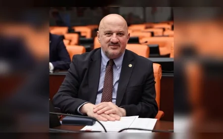 ARTVİN MURGUL’DA SİYANÜR TEHLİKESİ TBMM’DE: UĞUR BAYRAKTUTAN “MURGUL’DA BİR CİNAYET GİRİŞİMİ VAR, ÖLÜM HAVUZLARINA GEÇİT YOK” DEDİ