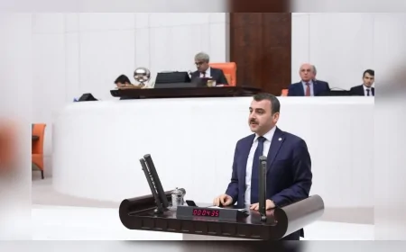 MURGUL TARTIŞMASINDA AK PARTİ’DEN YANIT: AHMET ÇOLAKOĞLU “SAHADA SİYANÜRLÜ LİÇ YOK, ÜRETİM TAMAMEN BAKIR FLOTASYONUNA DAYALI” DEDİ