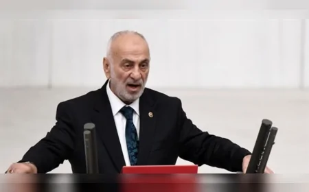 AK PARTİ İSTANBUL MİLLETVEKİLİ SUAT PAMUKÇU: “MÜCADELEDE SAVUNMA DEĞİL İSLAMI DOĞRU ANLATAN BİR TAARRUZ STRATEJİSİ GEREKLİDİR”