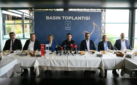 Kuşadası Belediye Başkanı Ömer Günel Aydın’daki medya buluşmasında su indirimi tartışmasına “Samimiyseniz indirimi yapın” sözleriyle yanıt verdi