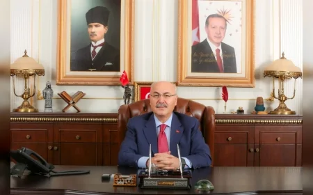 Adana Valisi Yavuz Selim Köşger 24 Kasım Öğretmenler Günü mesajında “Bir milletin geleceği öğretmenin emeğinde şekillenir” dedi