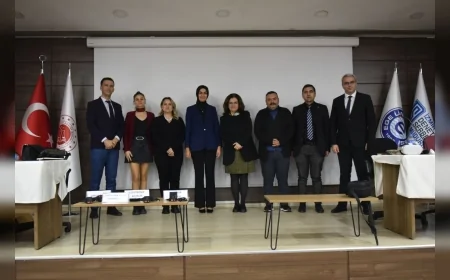 Ege Üniversitesi Sosyoloji Bölümünün “20. Yılında İzmir’de Denetimli Serbestlik Hizmetleri” paneli uygulamalar, teknoloji ve rehabilitasyon odaklı deneyimlerle değerlendirildi