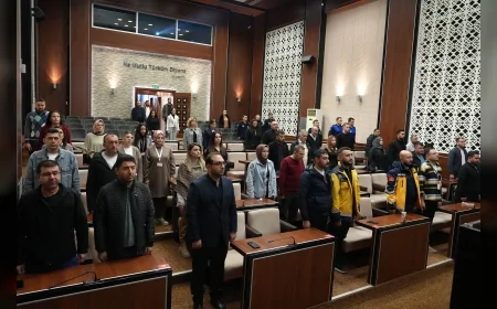 Keçiören’de Belediye Personeline Verilen “Trafikte Güvenli Sürüş” Eğitimi Hız İhlallerinin Kazalardaki Kritik Payını İstatistiklerle Ortaya Koydu