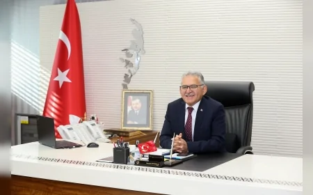 Kayseri Büyükşehir Belediye Başkanı Memduh Büyükkılıç: “Öğretmenlik müessesemiz milletimizin geleceğinde en güçlü kalelerimizden biri”