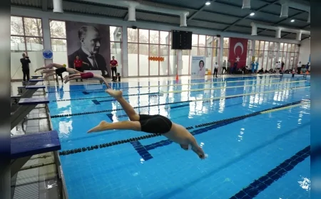 Eskişehir Kentpark Kapalı Yüzme Havuzunda Düzenlenen Baraj Müsabakaları Genç Yüzücülere Türkiye Finali ve Milli Takım Yolunu Açtı