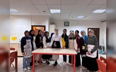 Pursaklar Hanım Evlerinde Kursiyerlerin Hazırladığı Sürprizler Öğretmenler Gününde Duygusal Anlara Sahne Oldu