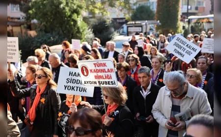 Efeler’de 25 Kasım Sessiz Yürüyüşü: Başkan Anıl Yetişkin “290!” Çalışmasıyla Kadına Yönelik Şiddete Dikkat Çekti