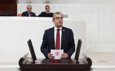 CHP’Lİ GÖKHAN GÜNAYDIN: “TARIMDA BÜYÜKLERE MASALLARLA GERÇEKLERİ ÖRTEMEZSİNİZ”