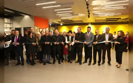 Kayseri Büyükşehir’de Açılan “Mülahaza” Sergisi Sanat ve Dayanışmayı Buluşturarak Kanser Hastalarına Destek Sağladı