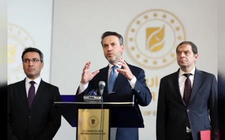 Enerji ve Tabii Kaynaklar Bakanı Alparslan Bayraktar: “650 MW’lık güneş yatırımıyla 500 bin hanenin elektrik ihtiyacı karşılanacak”