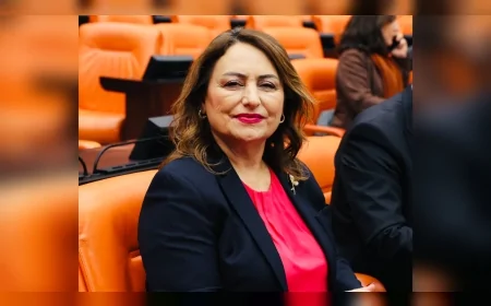 TBMM’de Müzeyyen Şevkin Suriye’de Alevilere yönelik artan saldırılar için “İnsani koridor hâlâ açılmadı bu vahşi katliama karşı uluslararası güçler derhâl harekete geçmelidir” çağrısında bulundu