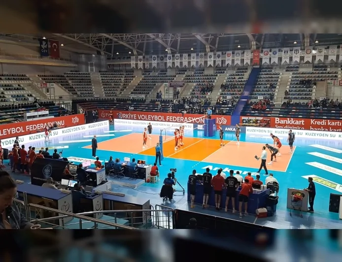 Efeler Ligi’nde Ertelenen İlk Hafta Maçında Spor Toto, Akkuş Belediyespor’u 3-2 Mağlup Etti