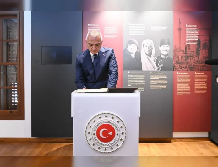 Kültür ve Turizm Bakanı Mehmet Nuri Ersoy: “Atatürk’ün aziz hatırasına duyduğumuz saygının bir nişanesidir”