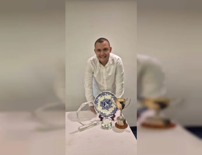 İzmirli Yüzücü Tuna Tunca: “Manş Denizi’ni Solo Geçen İlk Otizmli Erkek Sporcu” Unvanıyla İngiltere’de İki Ödül Aldı