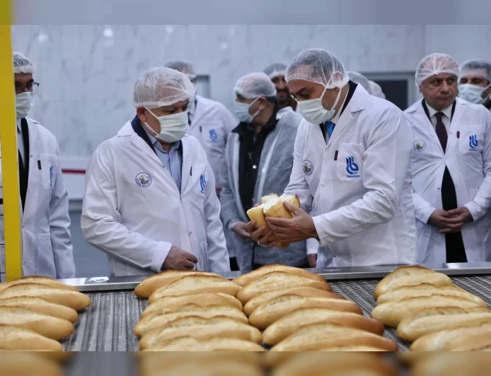 Sivas’ta Yeni Ekmek Fabrikası Hizmete Açıldı: Saatte 8 Bin Üretim Kapasitesine Sahip Tesis Açılış Töreniyle Tanıtıldı