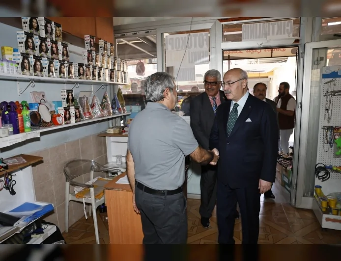 Adana Valisi Yavuz Selim Köşger Yeşiloba Mahallesi’nde Cuma Buluşmasında Vatandaşların Taleplerini Dinledi