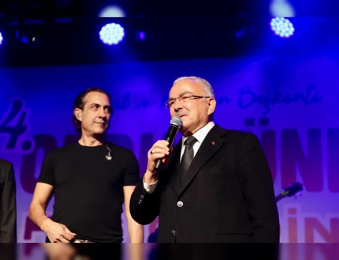 İstanbul’daki Ordu Tanıtım Günlerinde Ordu Büyükşehir Belediye Başkanı Mehmet Hilmi Güler’e Hemşehrilerinden Yoğun İlgi: “Gurbetçilerimizle Daha Da Güçlüyüz”