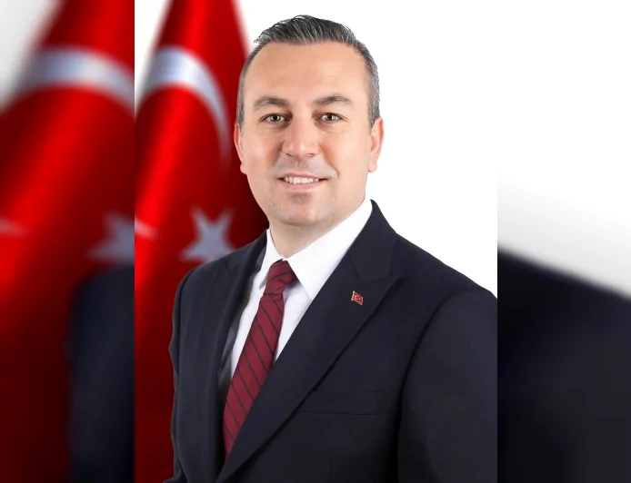 Sivas Belediye Başkanı Adem Uzun: “Öğretmenlerimizin yaktığı ışık bir ömür boyu yolumuzu aydınlatacaktır”