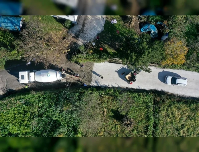 Ünye’de Yavi ile İnkur Arasındaki Kırsal Bağlantı Yolunda Beton Kaplama Çalışması Hızlandırıldı