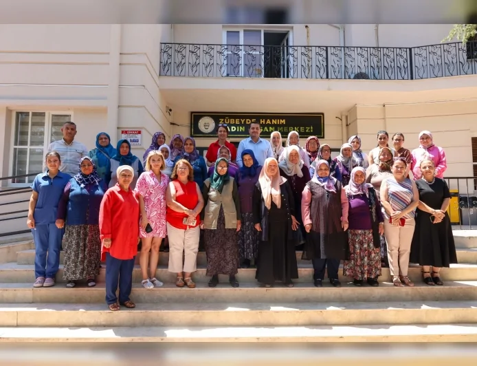Uşak’ta Dört Merkezde Kadınlara Yönelik Kurslar, Sosyal Destekler ve Üretim Projeleriyle Kadınların Hayata Katılımı Güçlendiriliyor