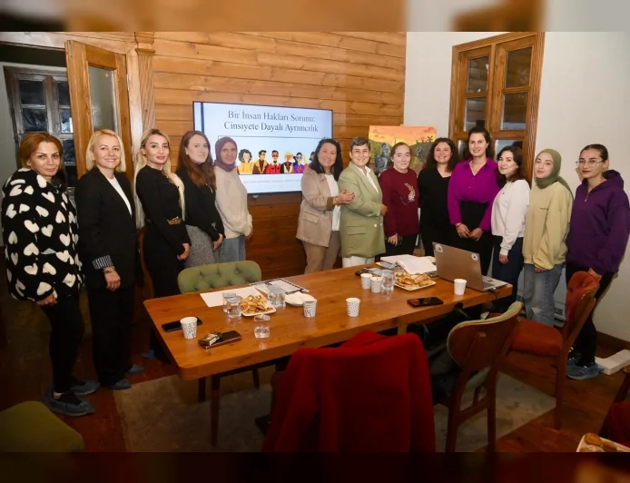 Giresun Belediyesi Kadına Yönelik Şiddete Karşı Uluslararası Mücadele Günü Etkinliklerini Başlattı: İlk Atölye Yoğun İlgi Gördü