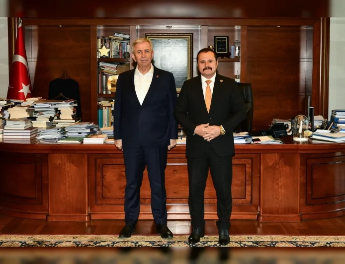 Ankara Büyükşehir Belediye Başkanı Mansur Yavaş ile İsa Yalçın Görüşmesinde Ulaşım Esnafının Talepleri ve Yeni Projeler Ele Alındı