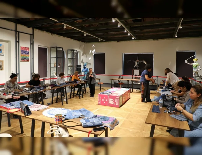 Antalya’da Çevre Eğitim ve İnovasyon Merkezi’nde Düzenlenen İleri Dönüşüm Atölyesi Eski Kıyafetleri Kullanılabilir Ürünlere Dönüştürerek Büyük İlgi Topladı