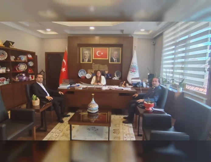 Simav Belediye Başkanı Kübra Tekel Aktul’a Yapılan Ziyarette İlçe Çalışmaları ve 24 Kasım Programları Üzerine Değerlendirmeler Yapıldı