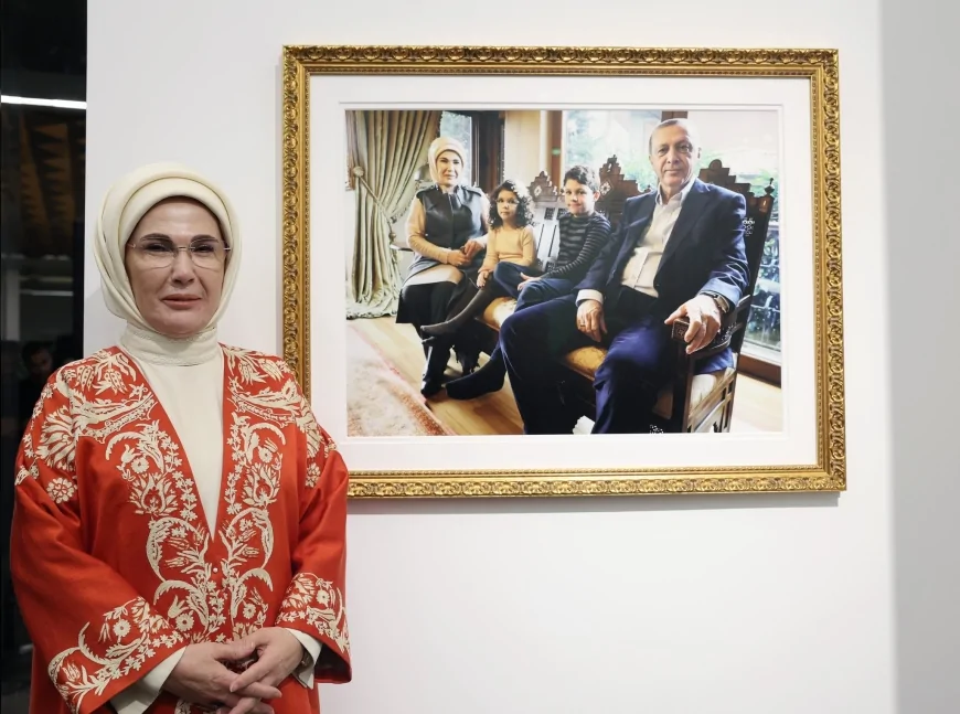 Cumhurbaşkanı Recep Tayyip Erdoğan’ın Eşi Emine Erdoğan: “VakıfBank Sanat Galerisi’nin Hayırlara Vesile Olmasını Diliyorum”