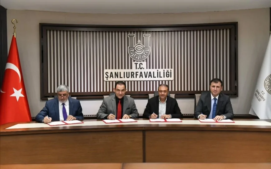 Karaköprü’de İnşa Edilecek Muhammed Başak Külliyesi İçin Şanlıurfa Valiliğinde Protokol İmzalandı