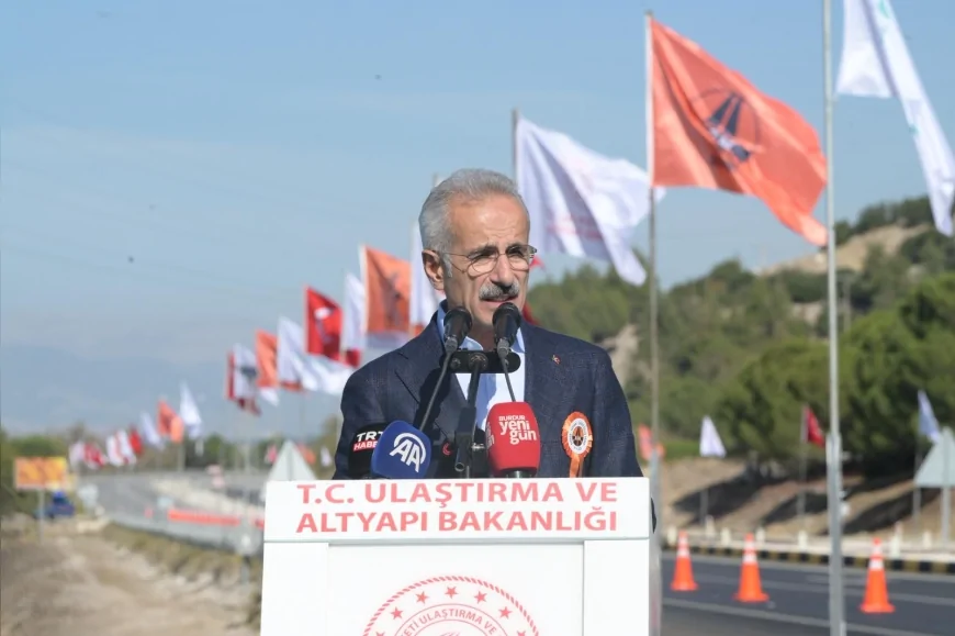 Ulaştırma ve Altyapı Bakanı Abdulkadir Uraloğlu: “92 kilometrelik Burdur-Tefenni-Çavdır Yolu ile seyahat süresini 15 dakika kısalttık”