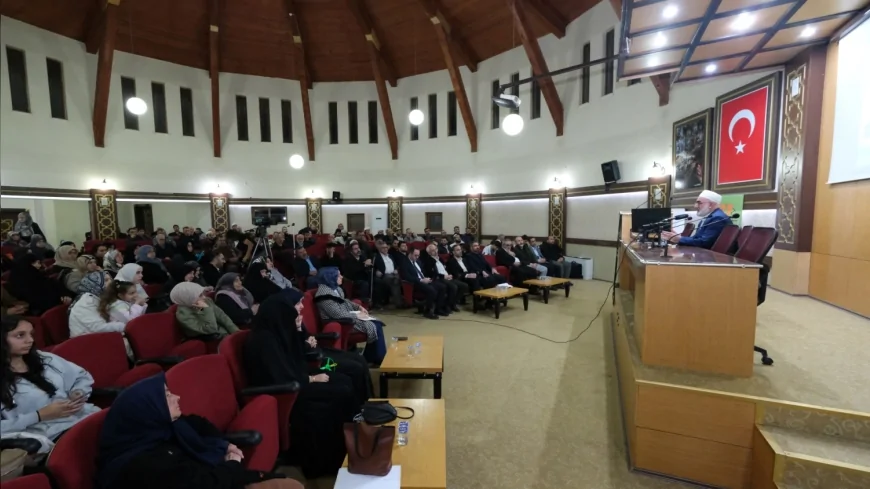 İnegöl Belediyesi ve AHİD İş Birliğinde “Aile Okulu” Seminerleri Devam Ediyor: Tayyip Elçi “Tesettür ve Mahremiyet” Konusunu Anlattı