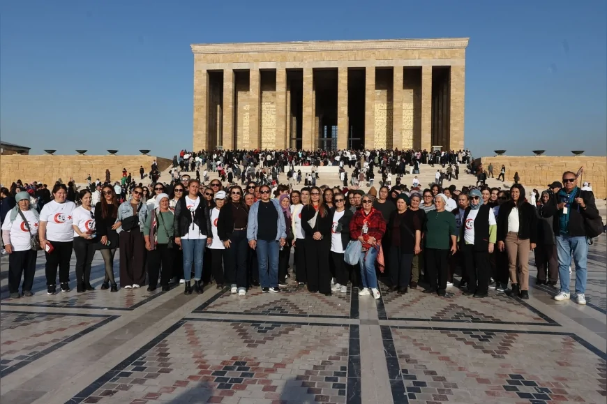 Cumhuriyet’in 102. Yılında Muğla Büyükşehir Belediyesi 102 Kadını Anıtkabir’e Götürdü