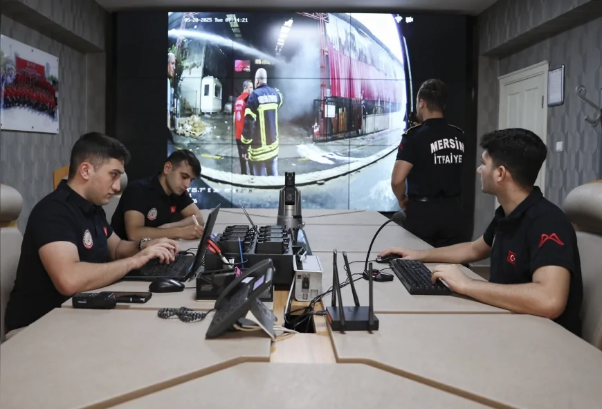 Mersin Büyükşehir Belediyesi AKOM, “Uzaktan İzleme Sistemi” ile İtfaiye Müdahalelerinde Anlık Takip ve Denetim Sağlıyor