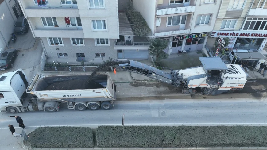 Bursa Büyükşehir Belediyesi Nilüfer’deki Tuna Caddesi’nde Asfaltlama ve Altyapı Yenileme Çalışmalarını Hızlandırdı