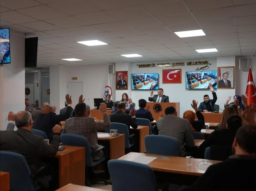 Düzce Belediye Meclisi Kasım Ayı Toplantılarına Yeni Yerinde Başladı: 34 Gündem Maddesi Görüşüldü, Düzce Aile Akademisi Kuruluyor