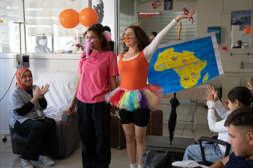 İzmir Şehir Tiyatroları’ndan “Sanat İyileştirir” Projesiyle Lösemili Çocuklara Umut Sahnesi