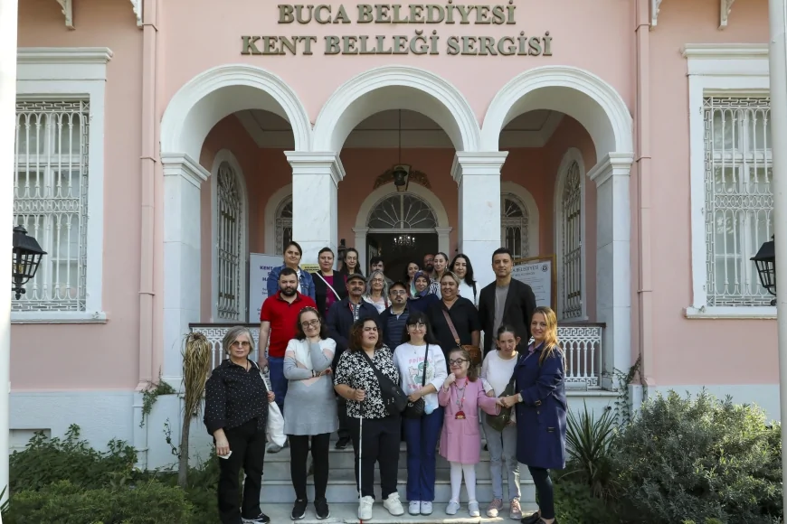 Buca Belediyesi Özel Gereksinimli Bireyleri Kent Belleği Sergisi’nde Ağırladı