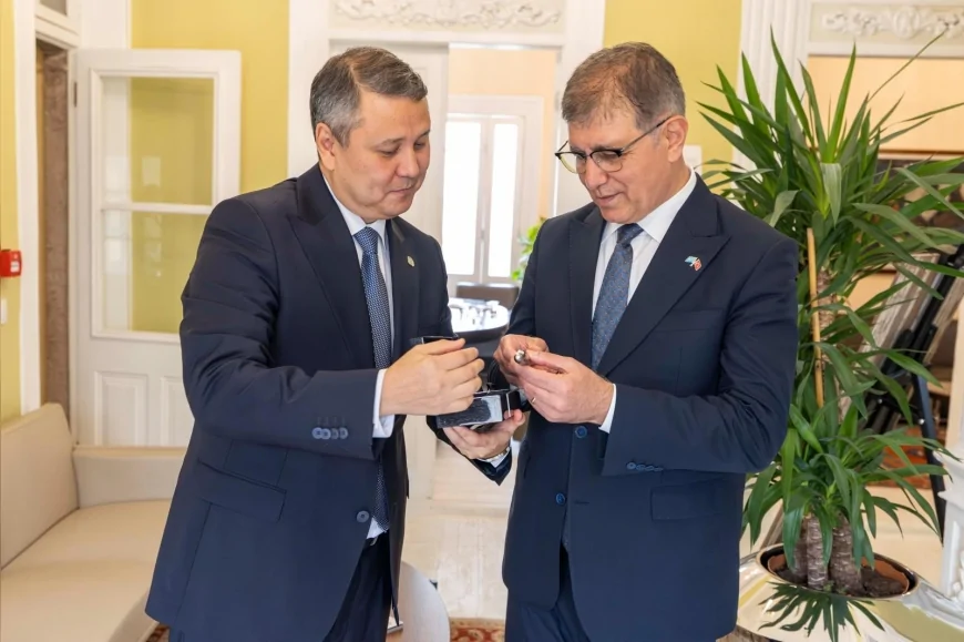 İzmir Büyükşehir Belediye Başkanı Cemil Tugay: “Kazakistan Parkı yapalım, birlikte ağaçlandıralım”