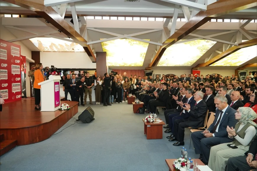 CHP Genel Başkanı Özgür Özel: “Bugün Madem Üniversiteyi Konuşacağız, Onun Söyleneceği Yer Şüphesiz Eskişehir’dir”