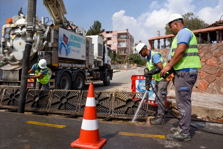MESKİ KENT GENELİNDE YAĞMUR SUYU HATLARI VE IZGARALARDA TEMİZLİK ÇALIŞMALARINI ARALIKSIZ SÜRDÜRÜYOR