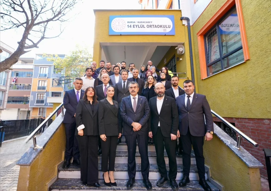 Millî Eğitim Bakanı Yusuf Tekin Bursa ve Balıkesir’de Sürpriz Okul Ziyaretleri Gerçekleştirdi