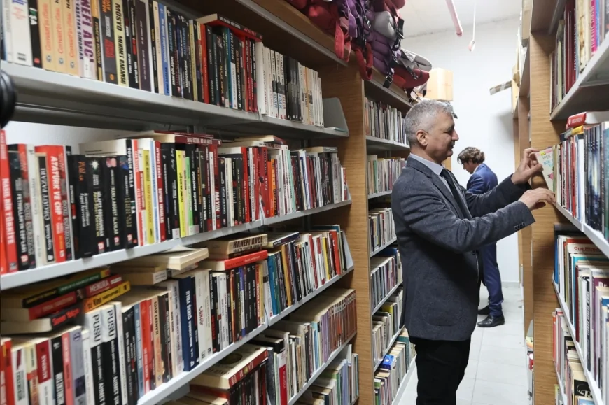 Muğla Büyükşehir Belediye Başkanı Ahmet Aras: “Bir insanın sahip olabileceği en büyük servet okuduğu kitaplardır”